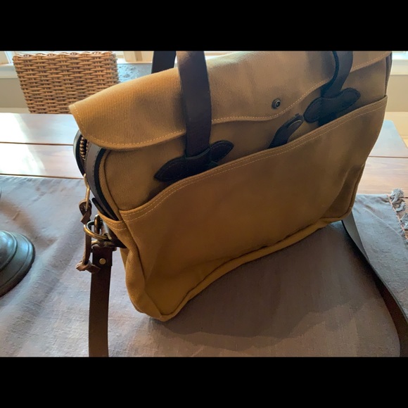 Filson tan briefcase, New without tags - Picture 11 of 16